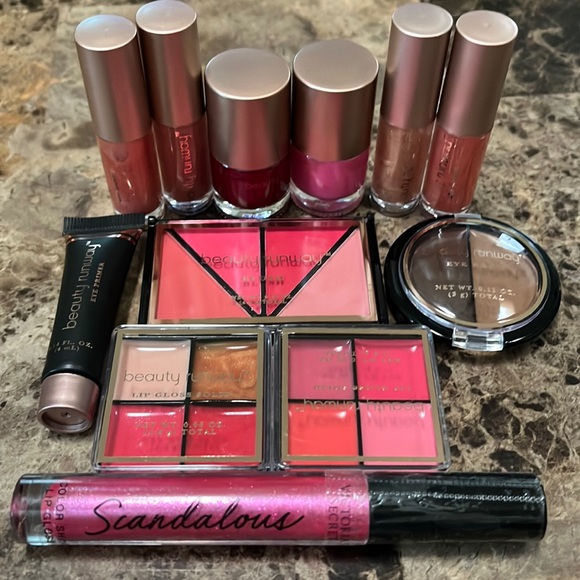 Beauty Runway Other - New! Make Up